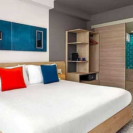Quadro Hotel, Trademark Collection By Wyndham Szálloda San Ġiljan