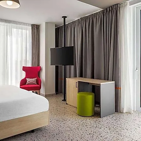 Quadro Hotel, Trademark Collection By Wyndham Szálloda San Ġiljan